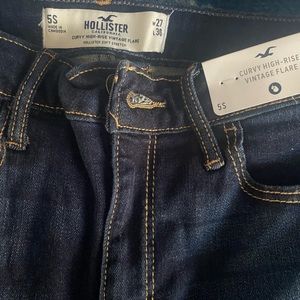 Brand new hollister curvy high rise vintage flare jeans, with tags.